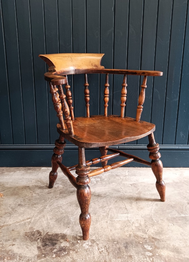 Smokers Bow Desk Chair (9).jpg